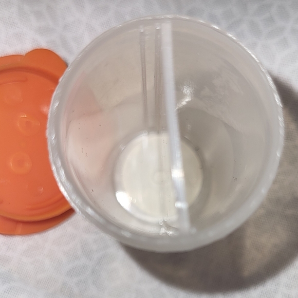 Vintage world market salt/pepper cream/sugar mini take along tupperware. - Picture 5 of 5